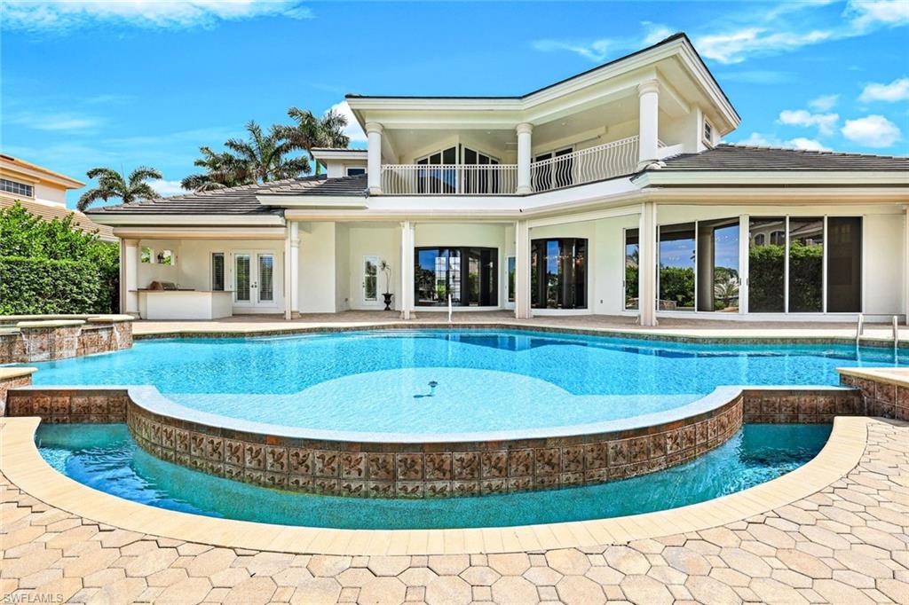 MOORINGS - Residential