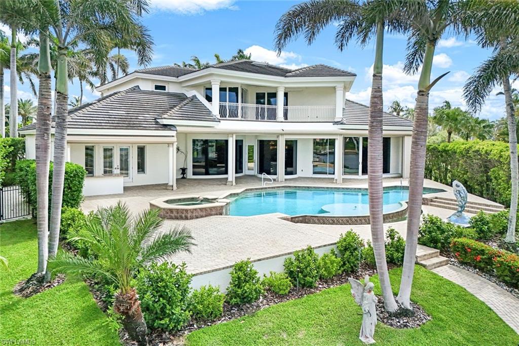 MOORINGS - Residential