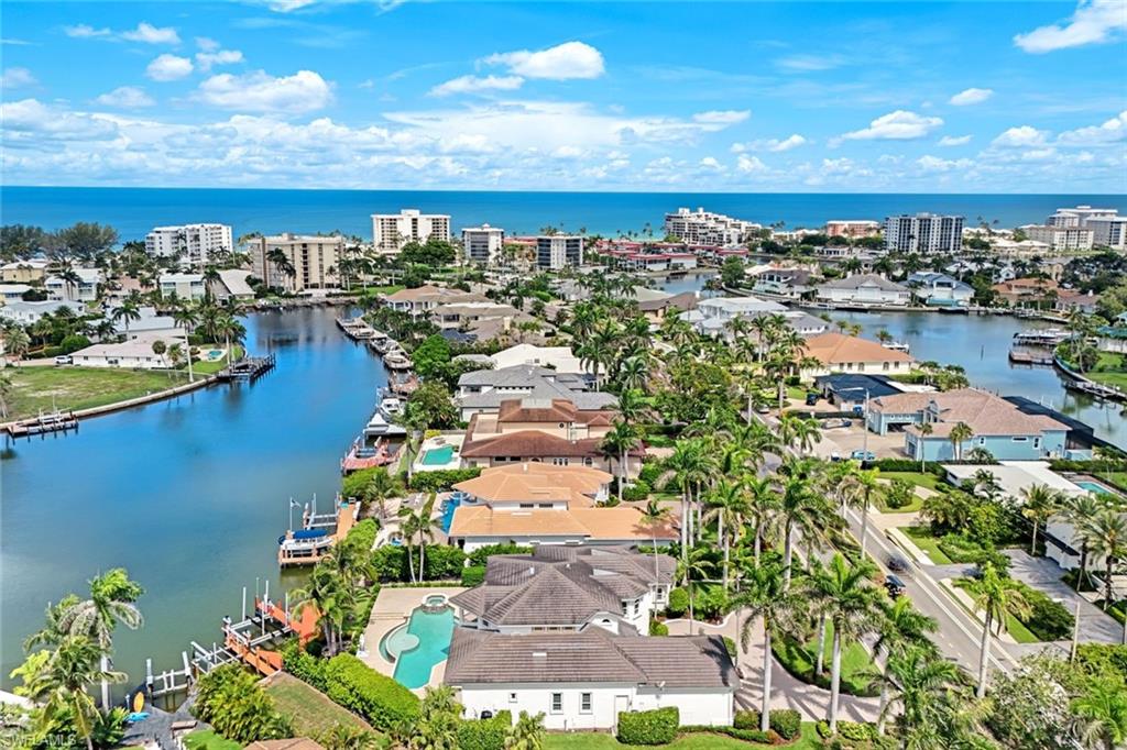MOORINGS - Residential