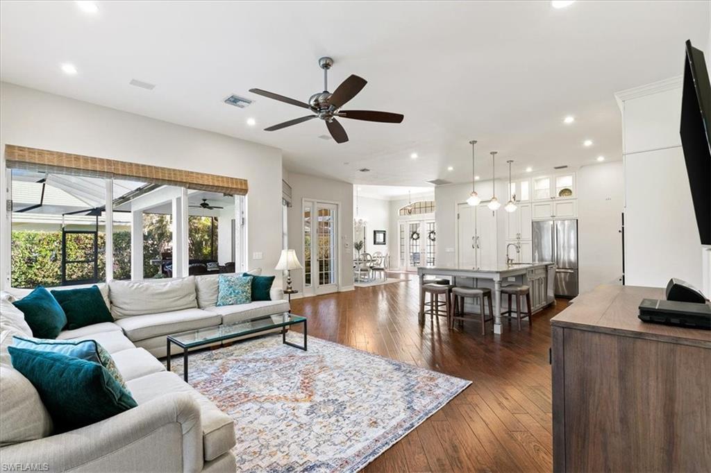 WILSHIRE LAKES - Residential