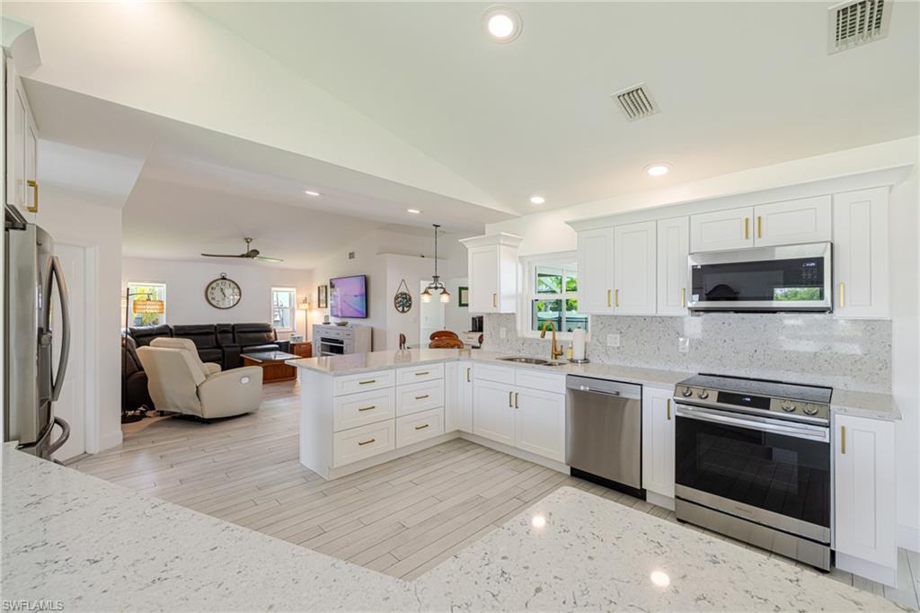 CAPE CORAL - Residential