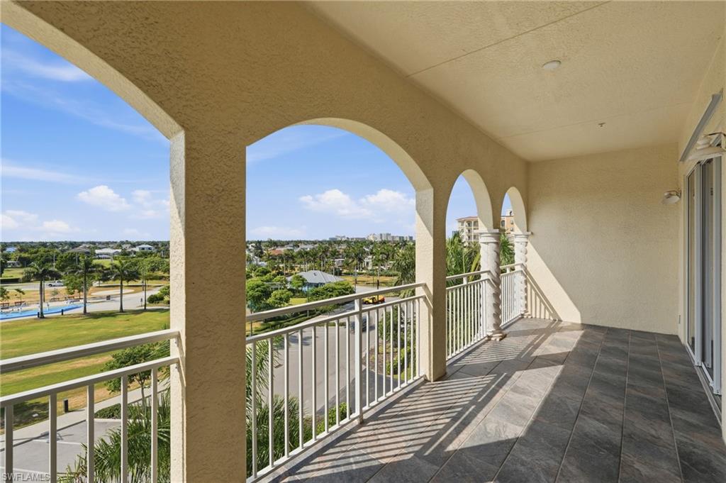 ROMAN PLAZA - Residential