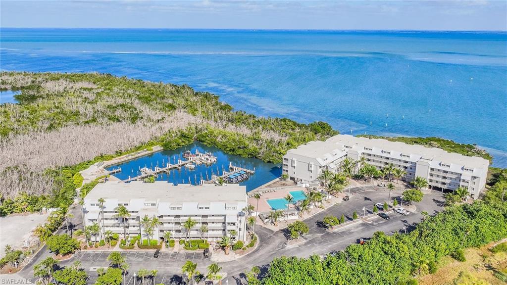 BAYSIDE VILLAS - Residential