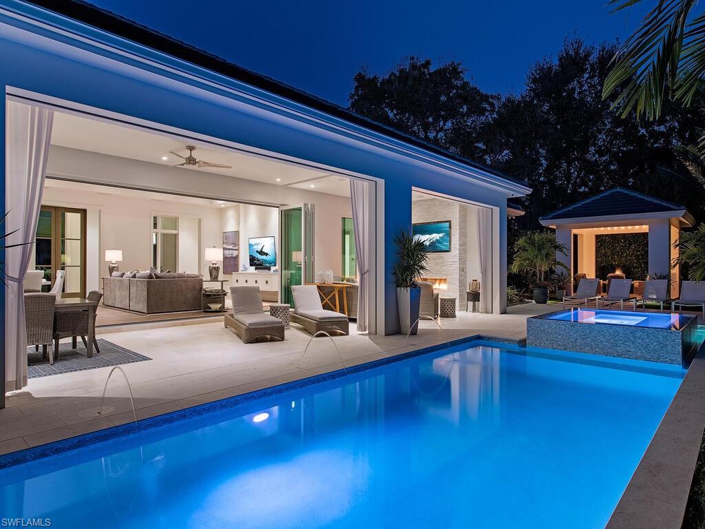 PELICAN BAY WOODS - Residential