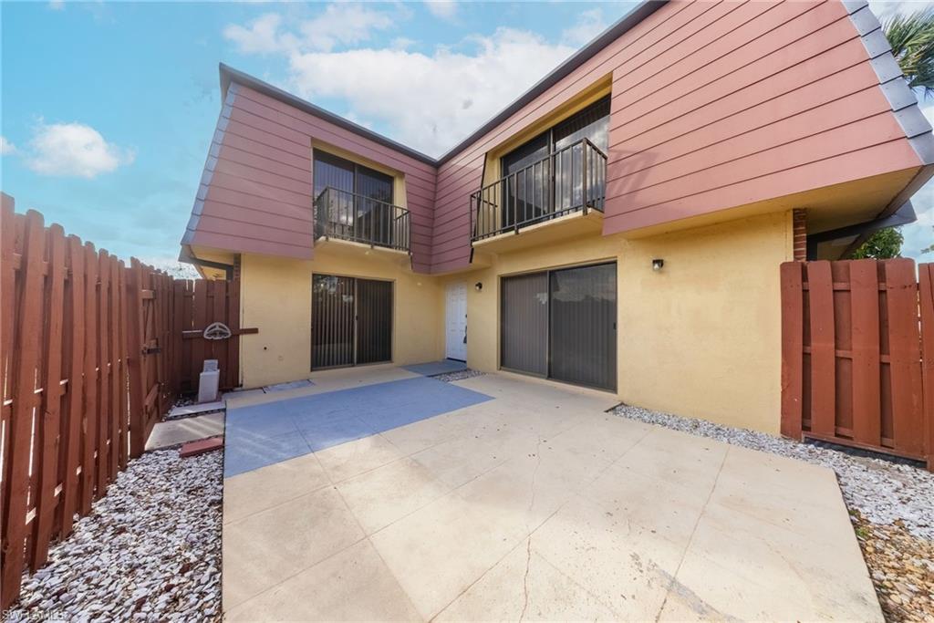 PARKWOOD VILLAS - Residential