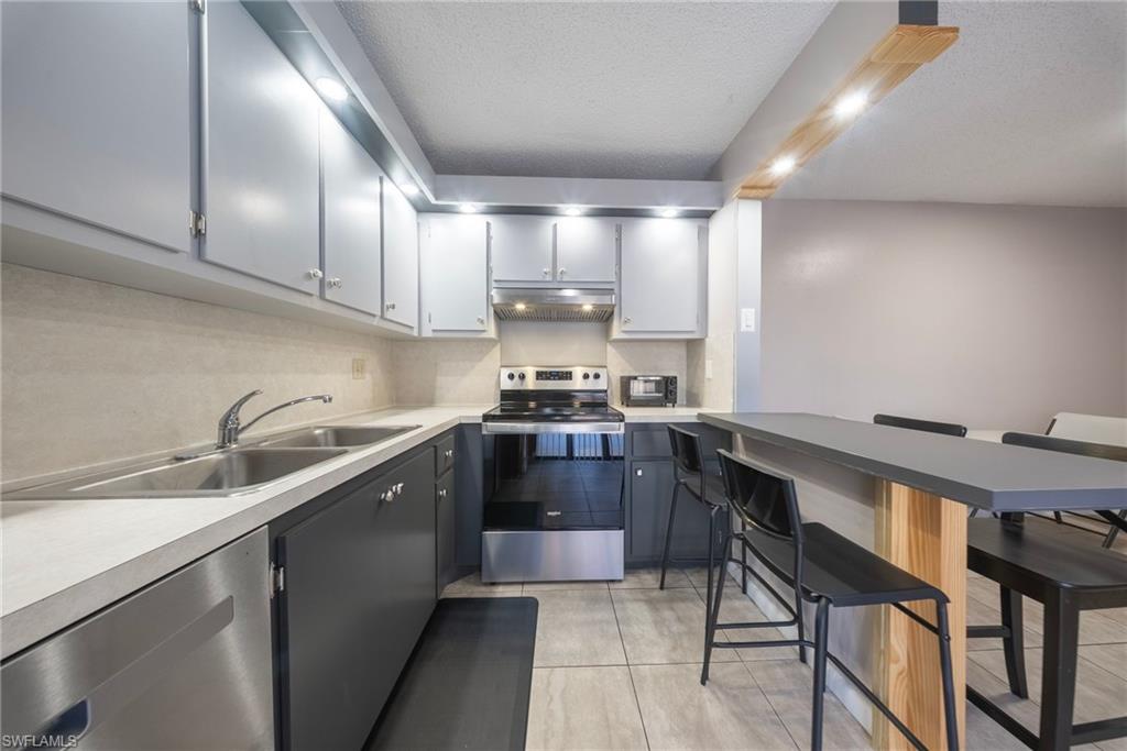 PARKWOOD VILLAS - Residential
