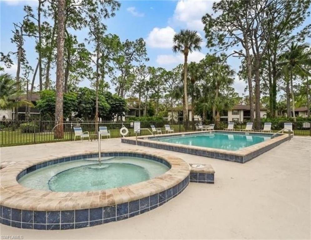 COURTYARD AT KINGS LAKE - Residential