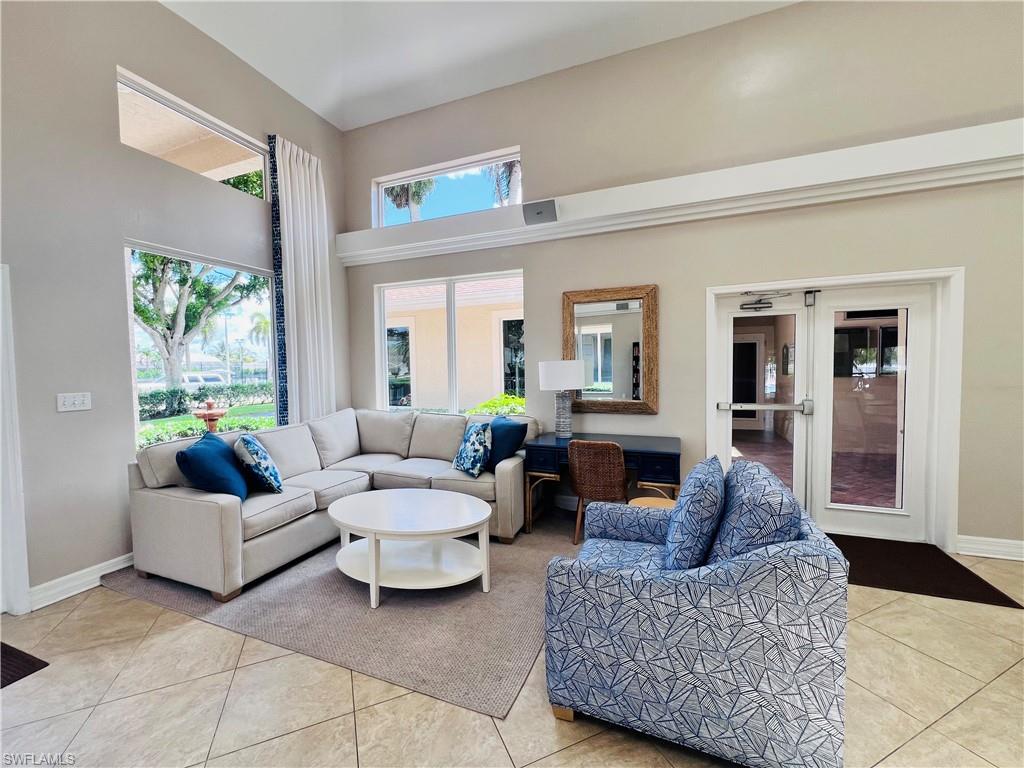 CROWN POINTE SHORES - Residential Lease