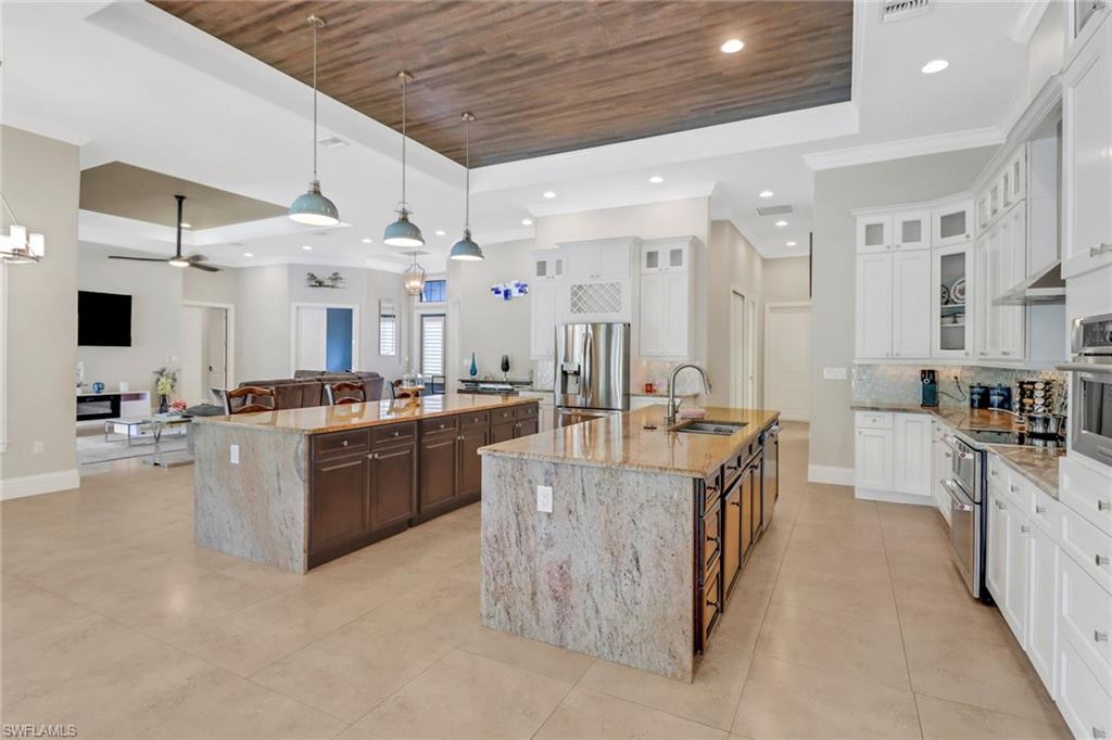 GOLDEN GATE ESTATES - Residential