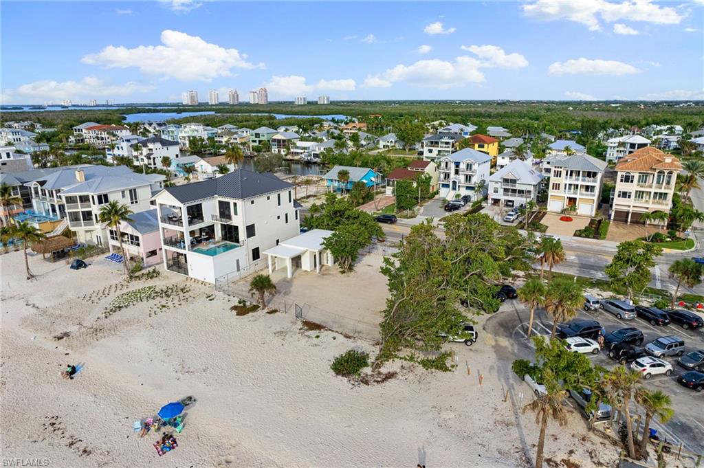 BONITA BEACH - Land