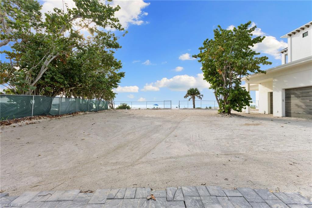 BONITA BEACH - Land
