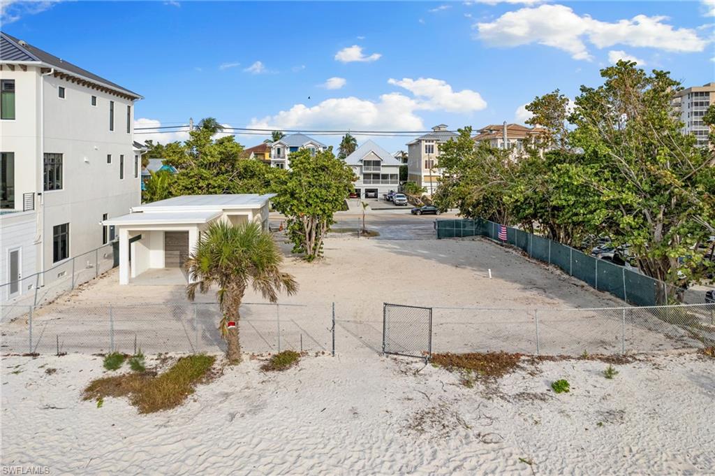 BONITA BEACH - Land