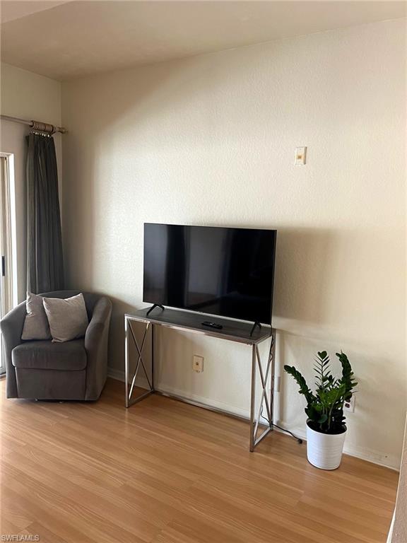 WOODSHIRE - Residential Lease