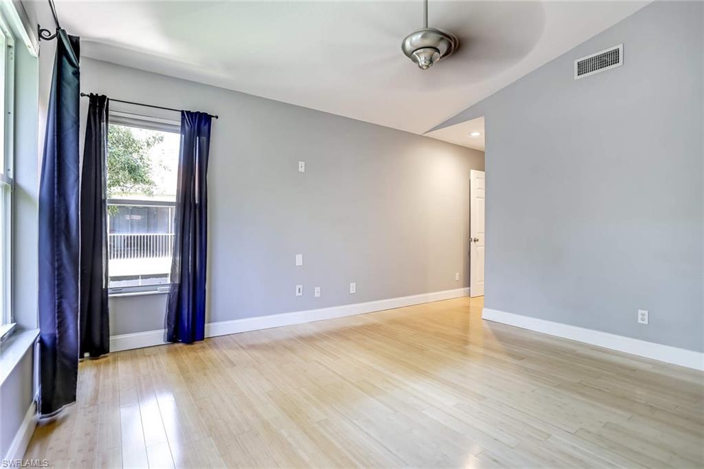 HUNTINGTON LAKES - Residential