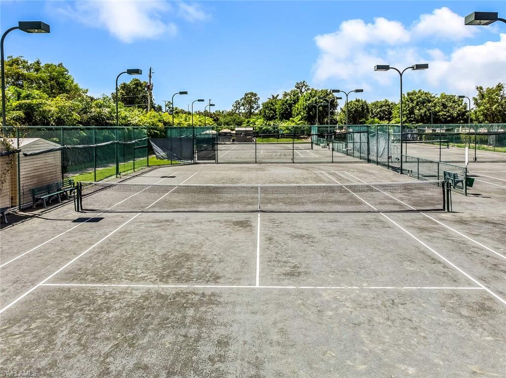 HUNTINGTON LAKES - Residential
