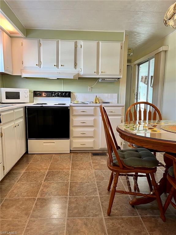 FOREST PARK MOBILE HOME - Residential