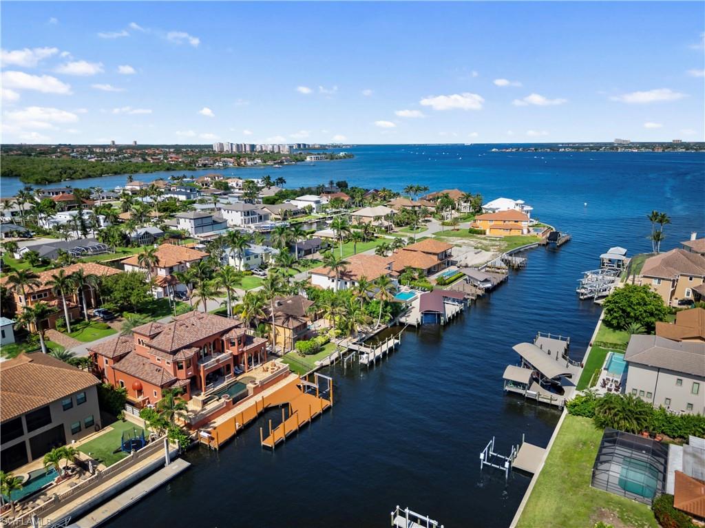 TOWN AND RIVER - Residential