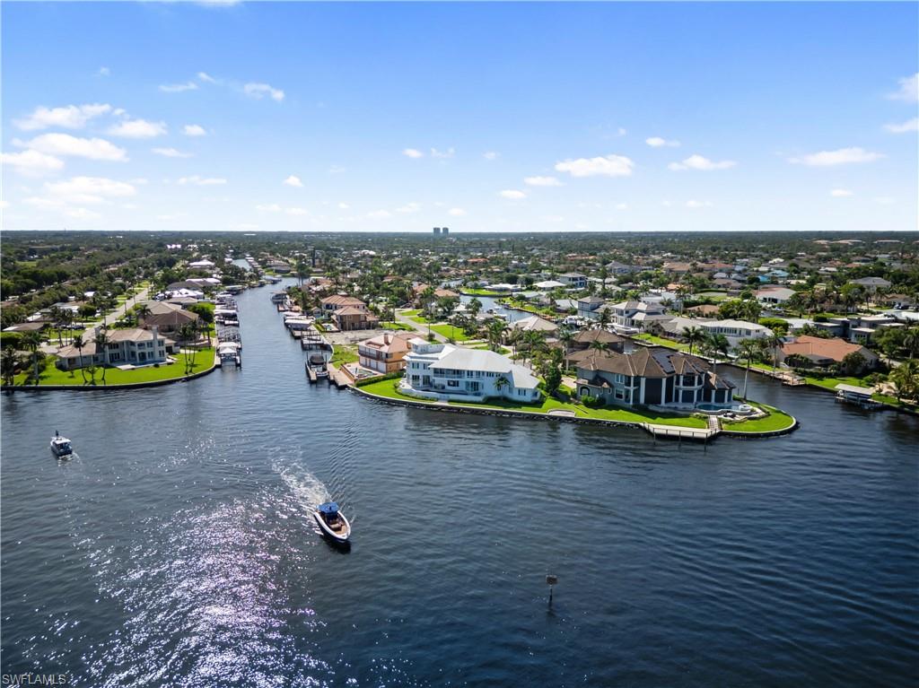 TOWN AND RIVER - Residential