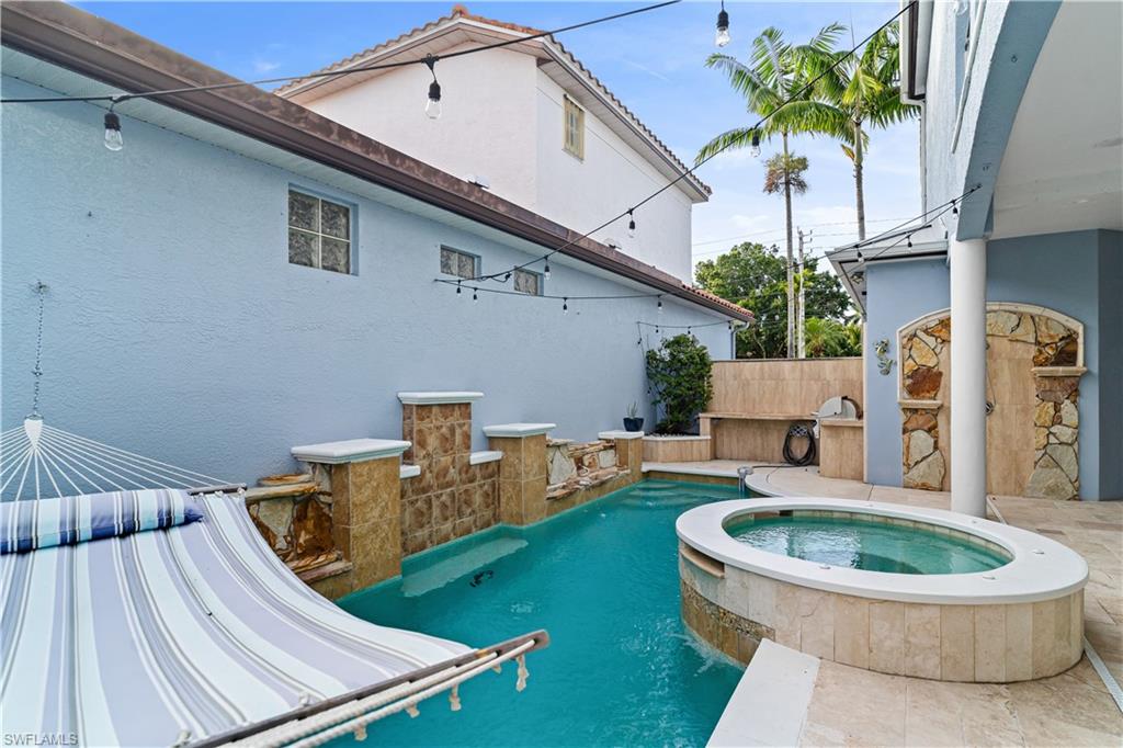 NAPLES PARK - Residential