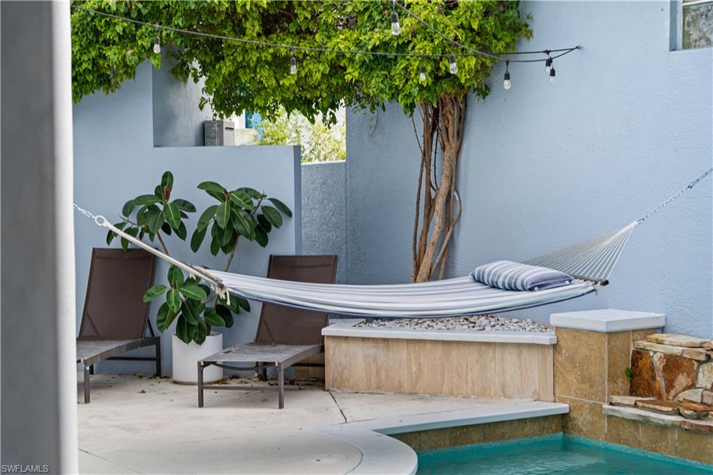 NAPLES PARK - Residential
