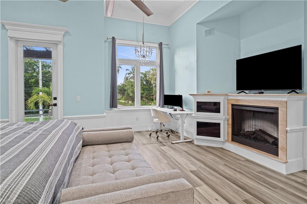 NAPLES PARK - Residential