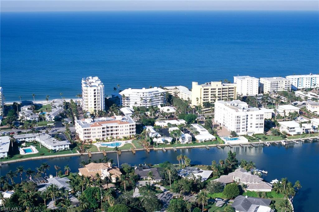 MOORINGS - Residential