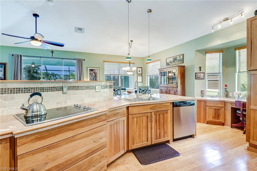 MAPLEWOOD - Residential