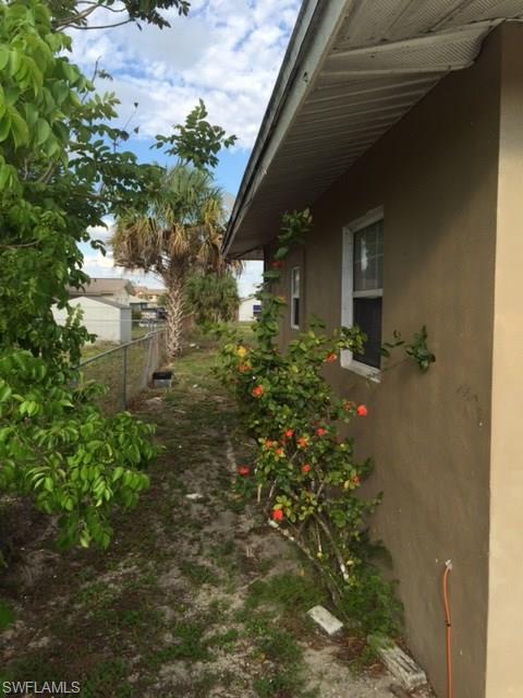 SABAL PALM GARDENS - Residential