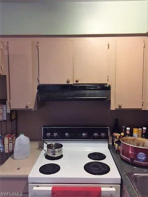 SABAL PALM GARDENS - Residential