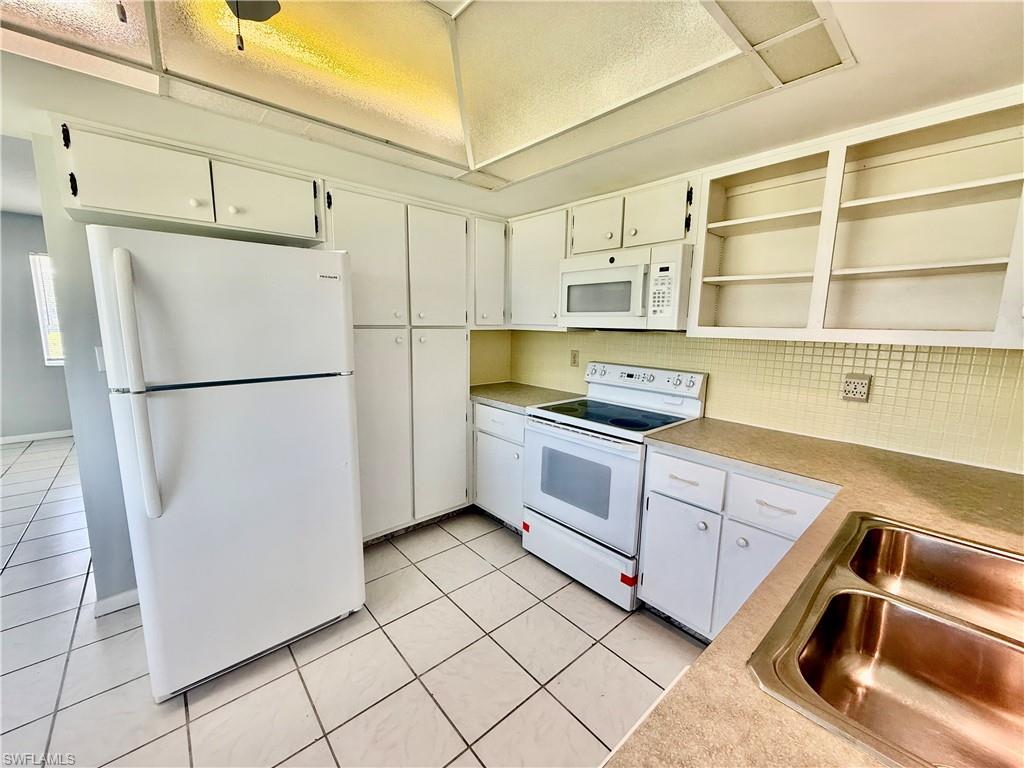 FAIRWAYS CONDO - Residential