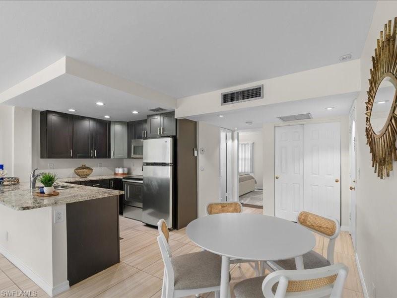 FOREST LAKES - Residential