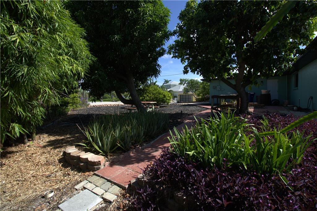 CHARLOTTE SHORES - Residential