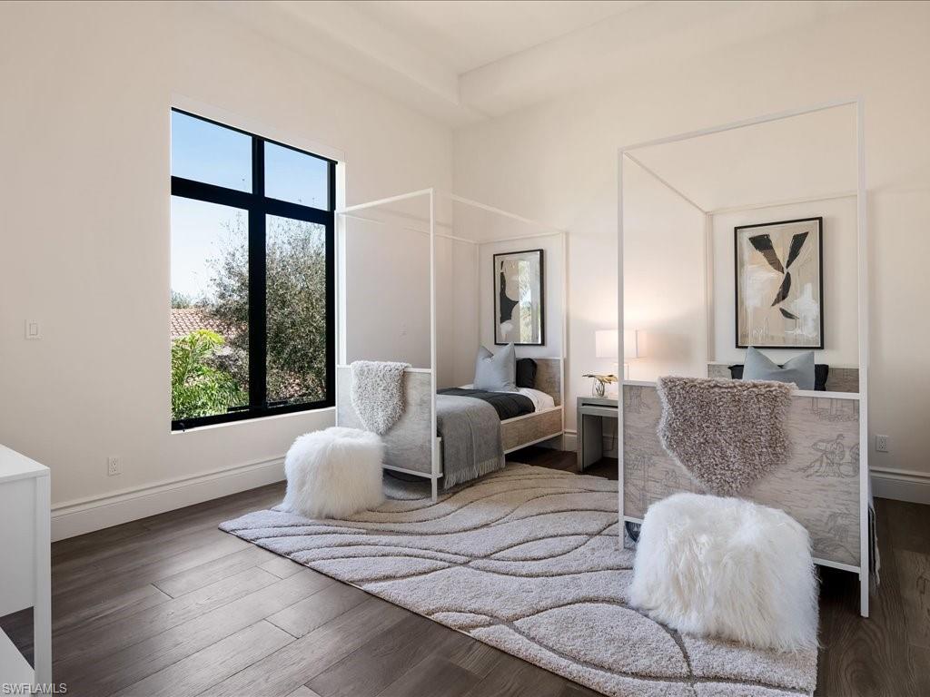 ESCADA AT TIBURON - Residential