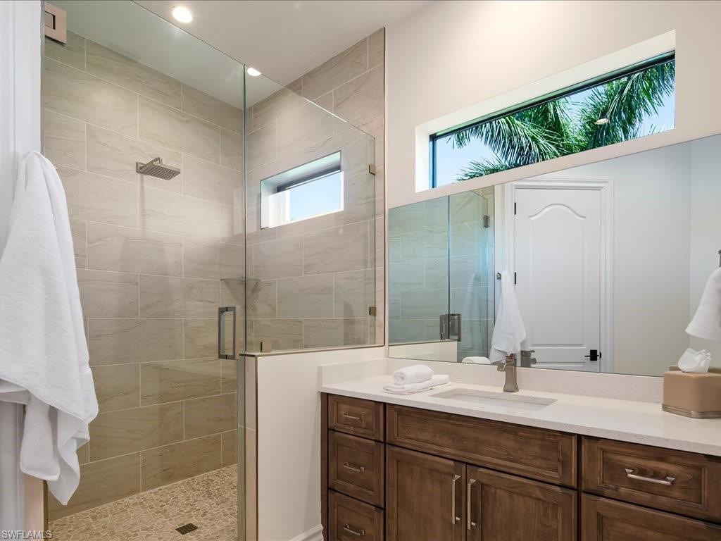 ESCADA AT TIBURON - Residential