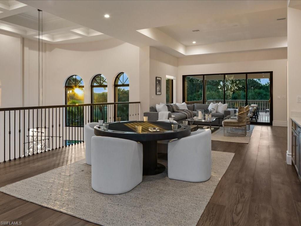 ESCADA AT TIBURON - Residential