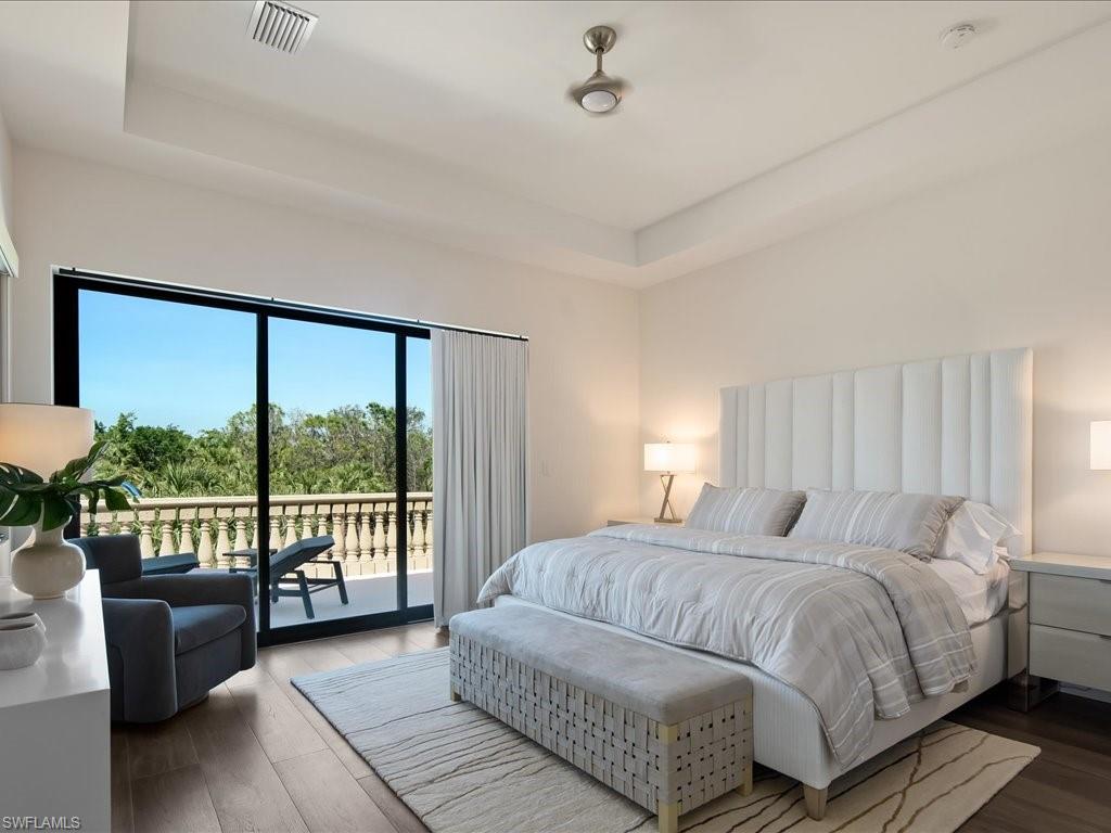 ESCADA AT TIBURON - Residential