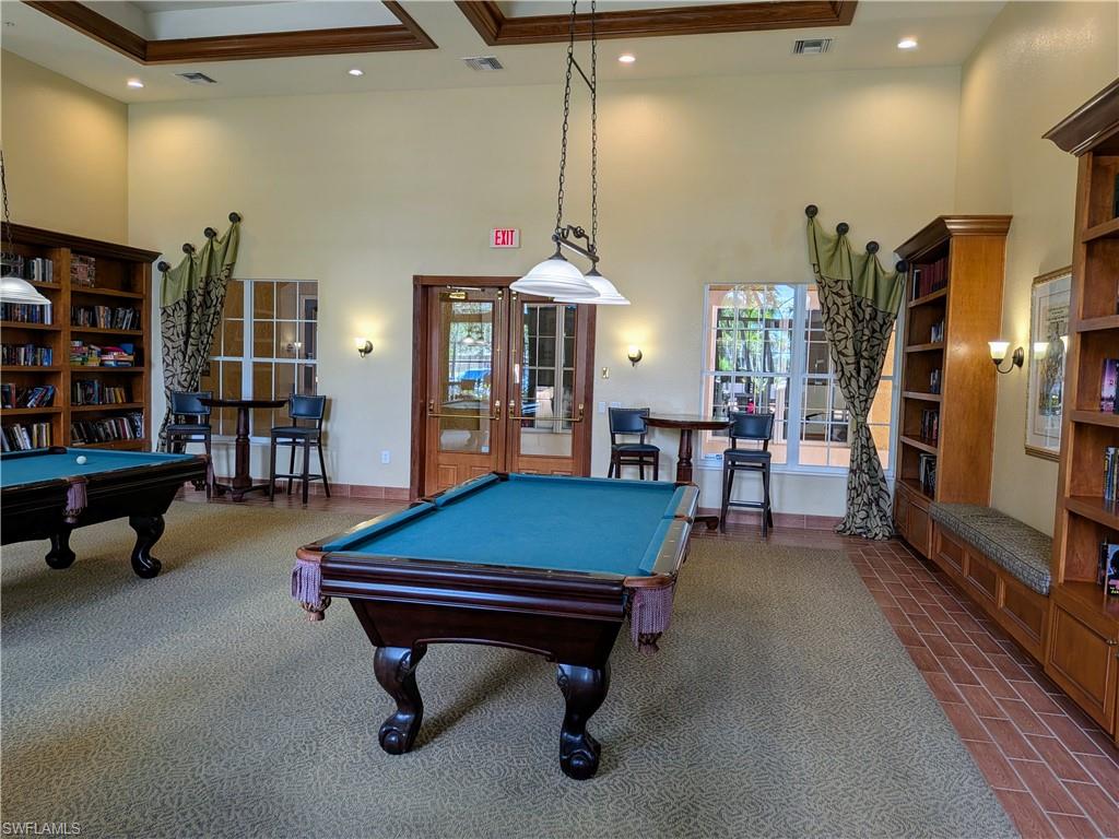 COLLEGE POINTE - Residential