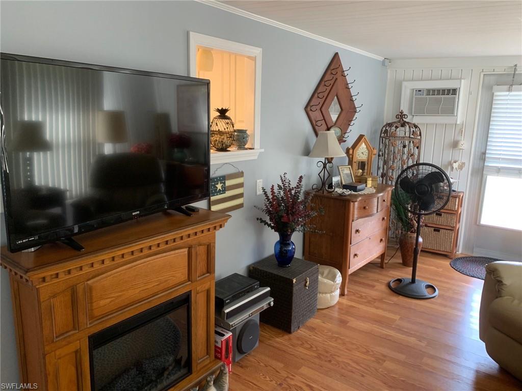 RIVIERA COLONY - Residential