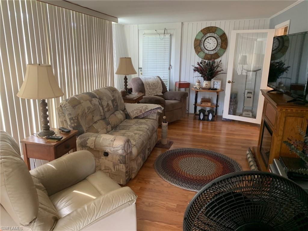 RIVIERA COLONY - Residential