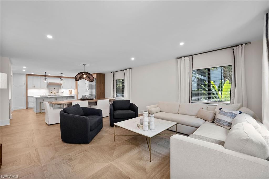 OLDE WESTLAKE VILLAS - Residential Lease