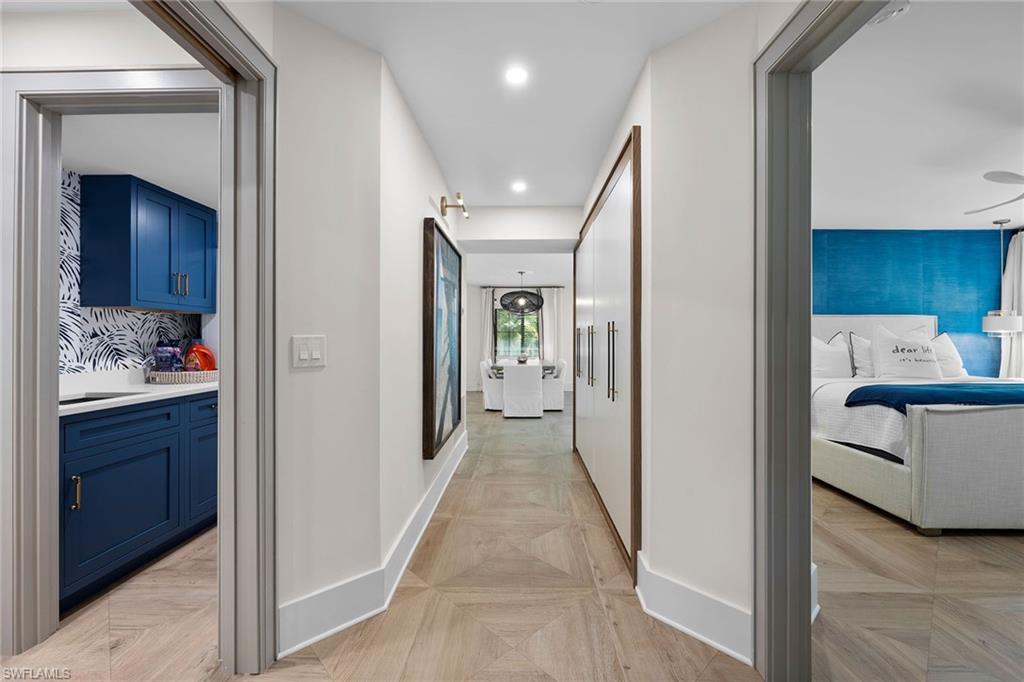 OLDE WESTLAKE VILLAS - Residential Lease