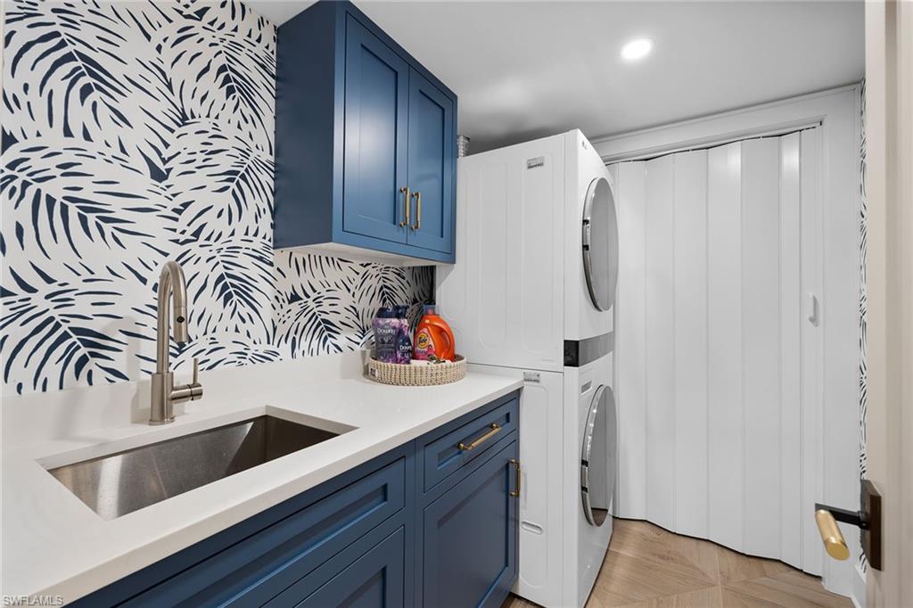 OLDE WESTLAKE VILLAS - Residential Lease