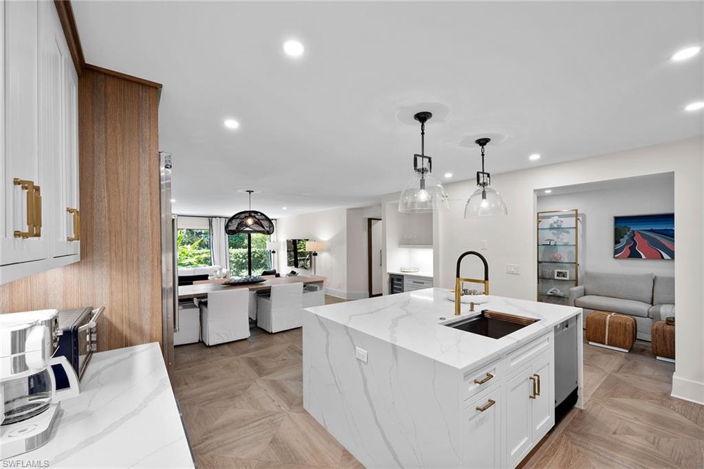OLDE WESTLAKE VILLAS - Residential Lease