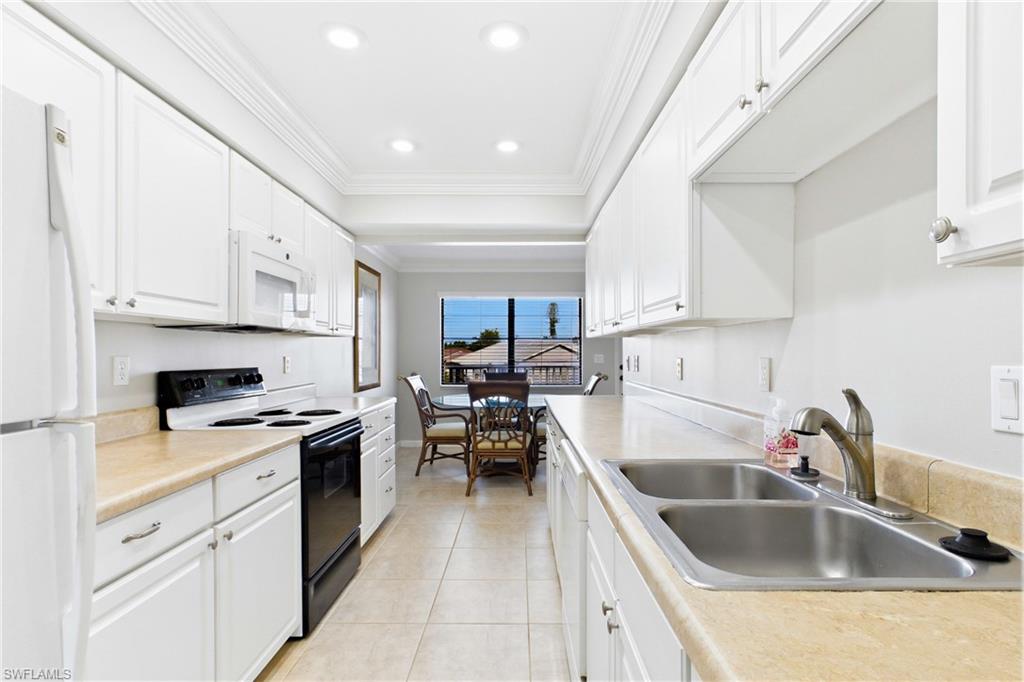 HEATHERTON MANOR CONDO - Residential