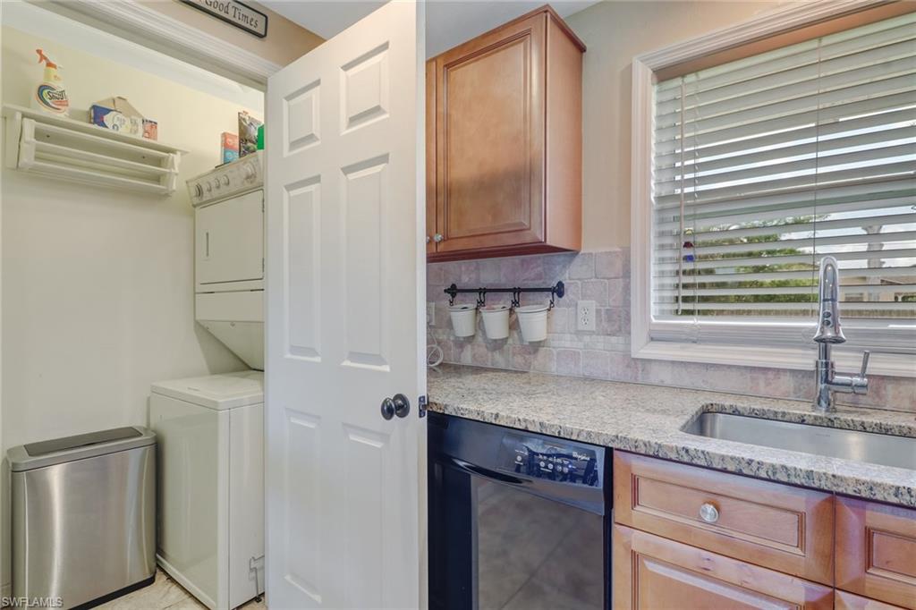 NAPLES MANOR - Residential