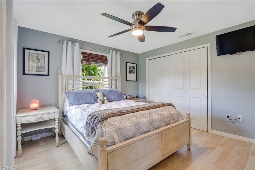 NAPLES MANOR - Residential