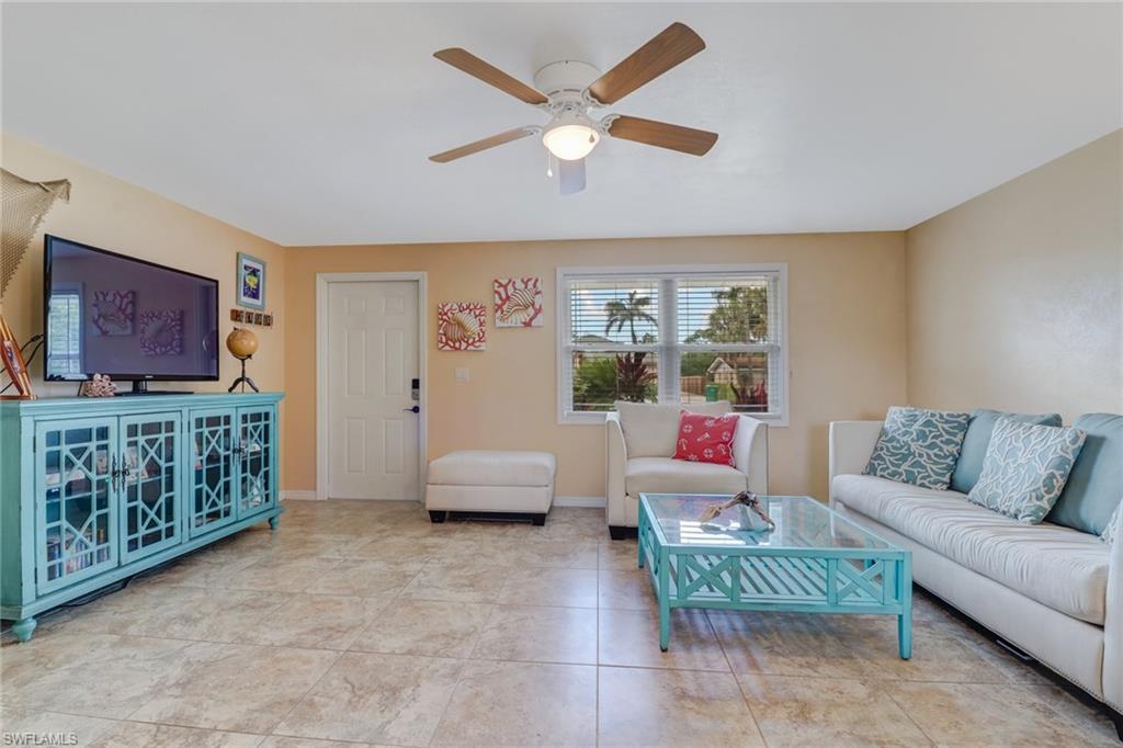 NAPLES MANOR - Residential