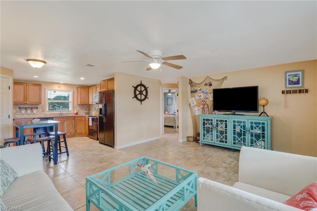NAPLES MANOR - Residential