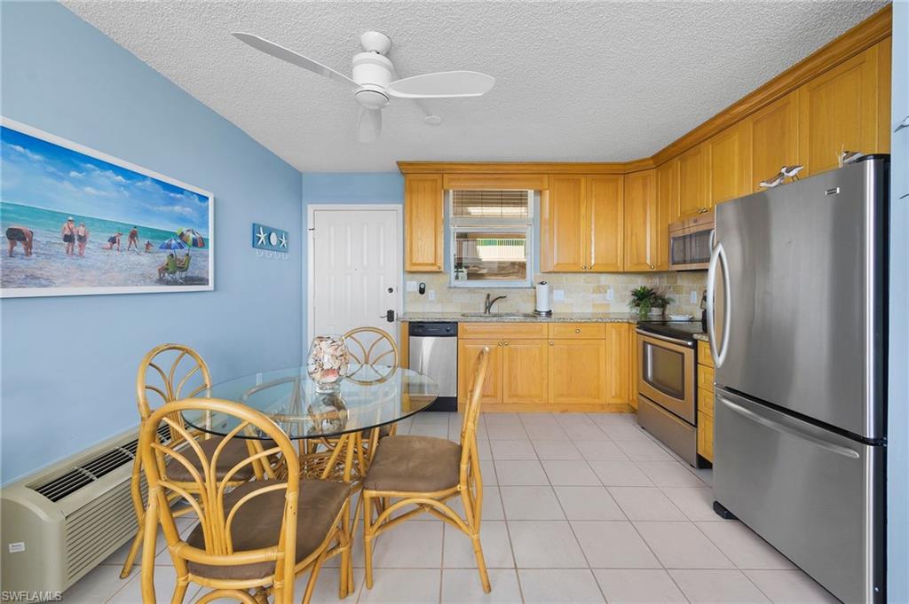 BEACH AND TENNIS CLUB - Residential