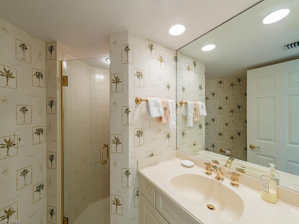 MERIDIAN CLUB - Residential